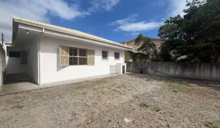 Casa para Venda em Florianópolis, Balneário, 3 dormitórios, 1 suíte, 2 banheiros, 2 vagas