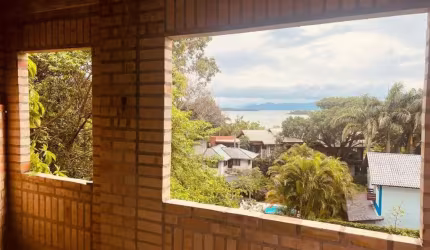 Casa para Venda em Florianópolis, Sambaqui, 4 dormitórios, 2 banheiros, 2 vagas