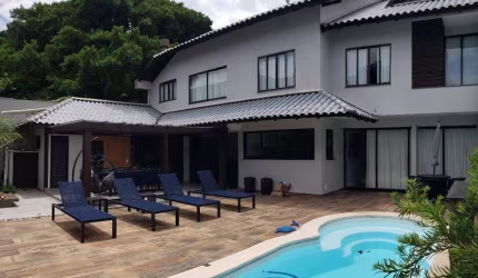 Casa para Venda em Florianópolis, Balneário, 4 dormitórios, 4 suítes, 7 banheiros, 1 vaga