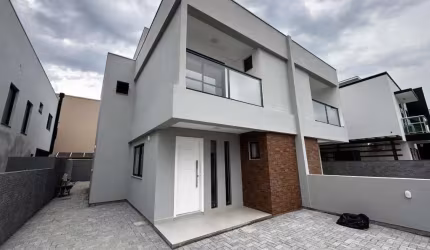 Casa para Venda em Florianópolis, Carianos, 3 dormitórios, 1 suíte, 3 banheiros, 2 vagas