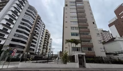 Apartamento para Venda em Florianópolis, Centro, 3 dormitórios, 4 banheiros, 2 vagas