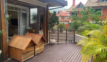 Casa para Venda em Florianópolis, Pântano do Sul, 2 dormitórios, 2 banheiros, 1 vaga