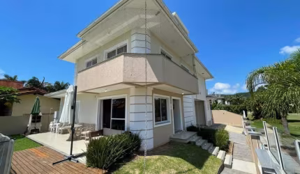 Casa para Venda em Florianópolis, Jurerê, 5 dormitórios, 3 suítes, 4 banheiros, 2 vagas