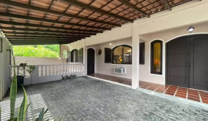 Casa para Venda em Florianópolis, Pantanal, 4 dormitórios, 1 suíte, 5 banheiros, 2 vagas
