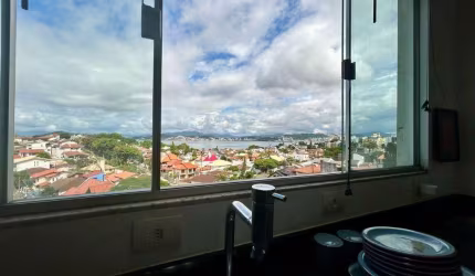 Cobertura para Venda em Florianópolis, Abraão, 4 dormitórios, 3 suítes, 4 banheiros, 2 vagas