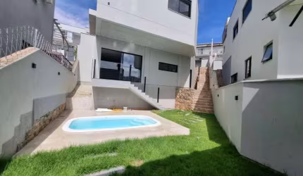 Casa para Venda em Florianópolis, Córrego Grande, 3 dormitórios, 3 suítes, 5 banheiros, 2 vagas