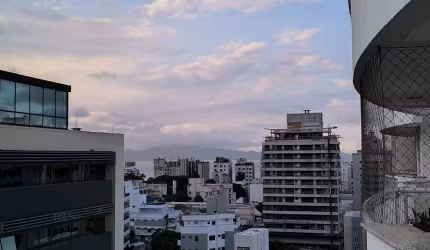 Apartamento para Venda em Florianópolis, Centro, 2 dormitórios, 1 suíte, 2 banheiros, 1 vaga