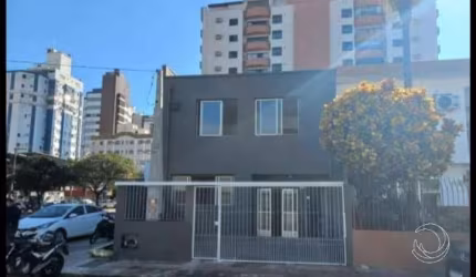 Casa para Venda em Florianópolis, Centro, 4 dormitórios, 2 banheiros, 1 vaga