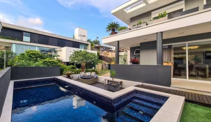 Casa para Venda em Florianópolis, Cacupé, 4 dormitórios, 3 suítes, 4 banheiros, 10 vagas
