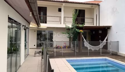 Casa para Venda em Florianópolis, Canto, 4 dormitórios, 1 suíte, 4 banheiros, 4 vagas