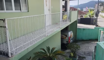 Casa para Venda em Florianópolis, Trindade, 5 dormitórios, 1 suíte, 5 banheiros, 4 vagas