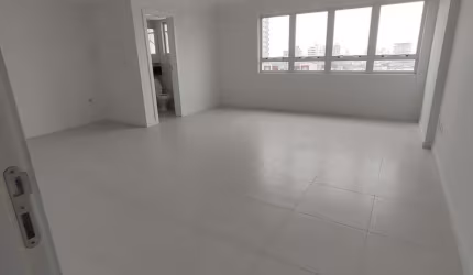 Sala Comercial para Venda em Itajaí, Centro, 2 banheiros, 2 vagas