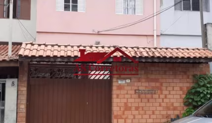 Casa assobradada na Vila Yara à venda.