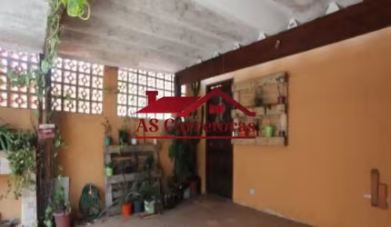 Casa a à Venda na Vila Yara.