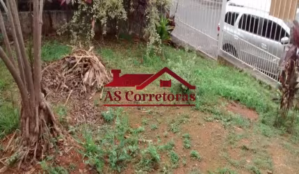 Terreno com 360 m² no Jaguaré à venda  em aclive com casa antiga.