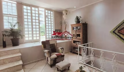 Casa à venda no Alto da Lapa.