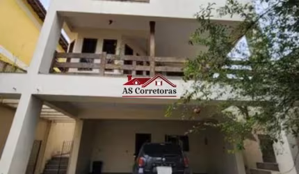 Imperdível casa à venda em Osasco-SP, Bela Vista: 4 quartos, 2 suítes, 2 salas, 4 banheiros, 5 vagas, 283m². Aproveite!