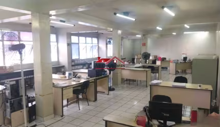 Sala Comercial  no Centro de Osasco-SP: Salão bem amplo, 2 salas menores  e 4 Banheiros, 267m² - Para Locação!
