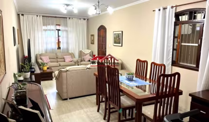 Espetacular casa à venda em Osasco-SP, bairro Jardim das Flores: 3 quartos, 1 suíte, 2 salas, 4 banheiros, 4 vagas, 200m².