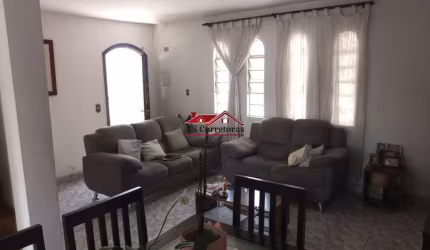 Imperdível: Casa à venda em São Paulo-SP, Vila Adalgisa! 3 quartos, 1 sala, 2 banheiros, 2 vagas de garagem.