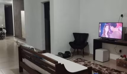 Casa com 2 quartos à venda no Jardim das Gaivotas, Caraguatatuba  por R$ 425.000