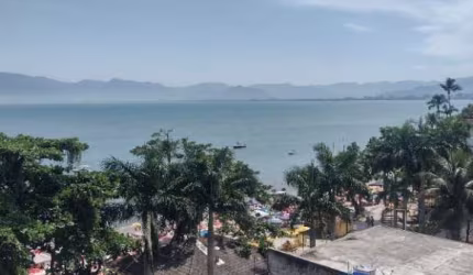 Apartamento duplex mobiliado com 3 dormitórios beira mar .