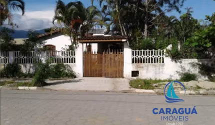 Casa térrea  com edícula