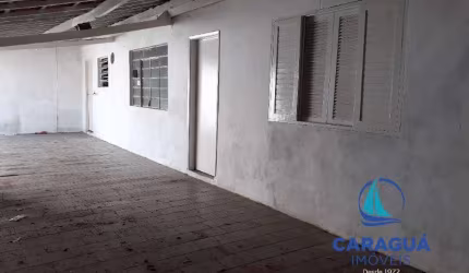 Casa tipo edícula à venda no bairro do Caputera, em Caraguatatuba