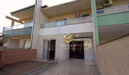 Sobrado com 3 dormitórios à venda, 125 m² por R$ 950.000,00 - Zé Amândio - Bombinhas/SC
