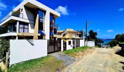 Casa com 3 dormitórios para alugar, 250 m² por R$ 1.770,00/dia - Zimbros - Bombinhas/SC