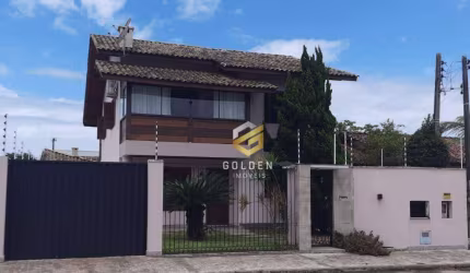 SOBRADO 4 DORMITÓRIOS SENDO 1 SUÍTE EM TIJUCAS -SC