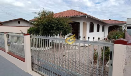 Oportunidade Única: Casa no Centro de Tijucas, SC