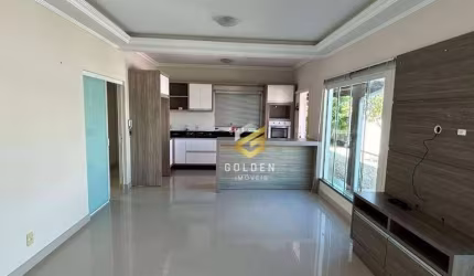 CASA COM EXCELENTE LOCALIZAÇÃO À VENDA!