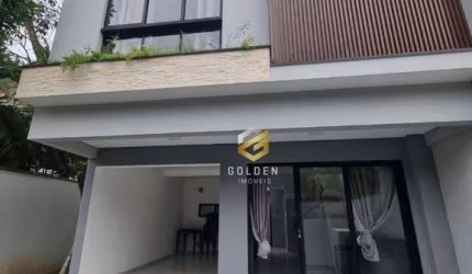 Sobrado com 2 Dormitórios à venda, 90 m² por R$ 925.000 - Mariscal - Bombinhas/SC
