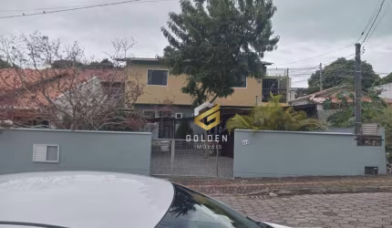 SOBRADO À VENDA EM BOMBINHAS-SC
