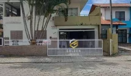 Sobrado com 5 dormitórios para alugar, 100 m² por R$ 1.500,00/dia - Bombas - Bombinhas/SC