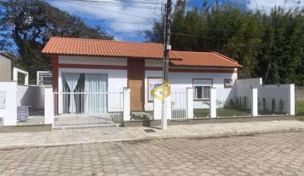 Casa com 3 dormitórios à venda, 135 m² por R$ 850.000,00 - Centro - Tijucas/SC