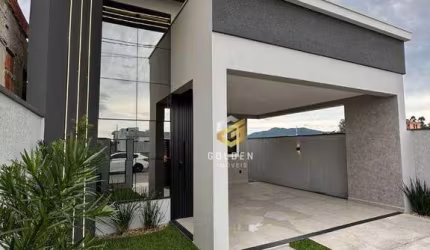 CASA DE ALTO PADRÃO À VENDA EM TIJUCAS-SC
