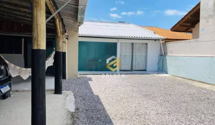 Casa na Praia de Bombas - Bombinhas/SC por APENAS R$ 850.000
