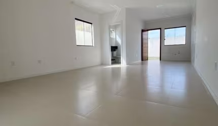 O Lar Ideal Te Espera: 3 Quartos, Living Integrado e Amplo Espaço nos Fundos