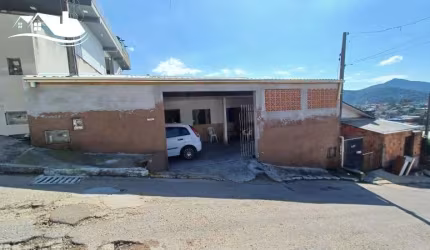 Casa  em Camboriú no bairro Conde Vila Verde com 04 dormitórios