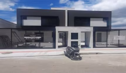Sobrado em Camboriú no bairro São Francisco de Assis