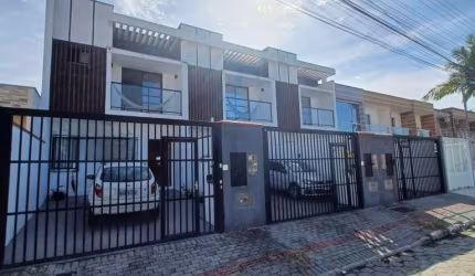 Sobrado em Camboriú no Bairro Santa Regina com 03 Suítes