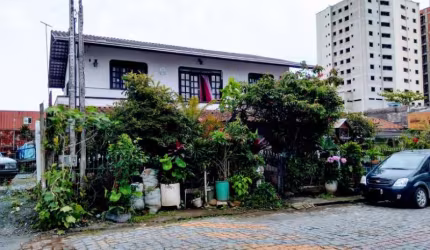 Casa bairro Tabuleiro em Camboriú.