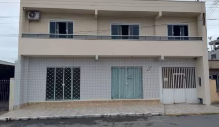 Excelente casa em Camboriú, no bairro monte alegre!
