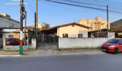 Casa em Camboriú no bairro Lidia Duarte