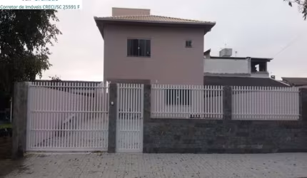 Linda Casa em Camboriú no bairro São Francisco de Assis com 03 dormitórios
