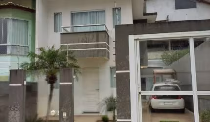 Casa semi-mobiliada no Centro de Camboriú
