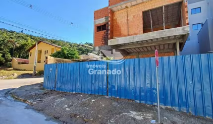 Casa à venda, Bairro São Francisco, CAMBORIU - SC com 03 Suítes