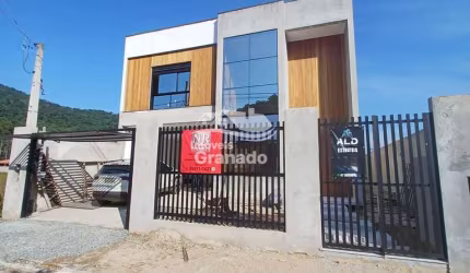 Casa à venda, Bairro São Francisco, CAMBORIU - SC com 04 Suítes